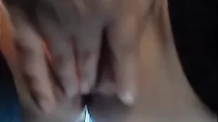 Жаркая SeX-Zaika оседлала пиздой рычаг в жигулях