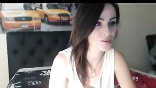 Лесбухи TinaLovee делают куни