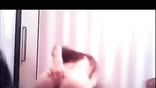 Грудастая куколка sweettygirl трахает анус