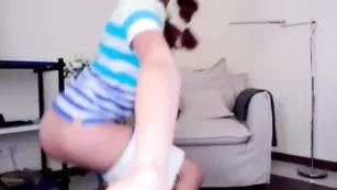 Роскошная шкура Hottminx дрочит анус