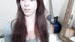 Строптивая пассия Karaste мастурбирует секс игрушками