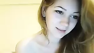 Восхитительная шлюха Annarobert обнажается во фри чате