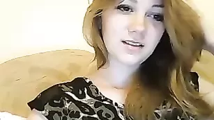 Восхитительная шлюха Annarobert обнажается во фри чате