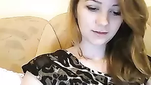 Восхитительная шлюха Annarobert обнажается во фри чате