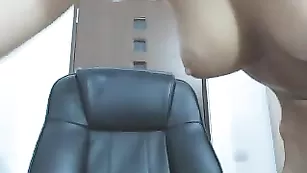 Сладкая конфетка Sexy_SweetGrl мастурбирует секс игрушкой