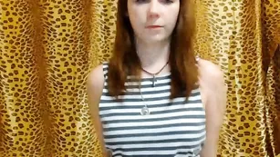 shylady1 нежно ласкает свое тело