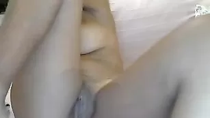 Пылкая девка Danysexy22 шалит с вибратором