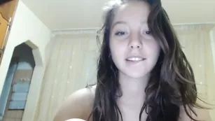 Молодая куколка Dangerousgirl31 раздвигает ножки