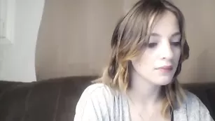 Изящная красотка Mia Beaton лижет влагалище подружки