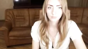 Импозантная бабенка Awesomegirl38 показывает нижнее белье