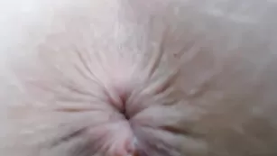 Строптивая пассия Hornyhippies показывает бритые дырки