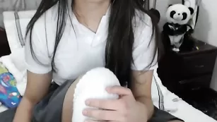 Симпатичная куколка Ainhoa_walker теребит бритую вагину