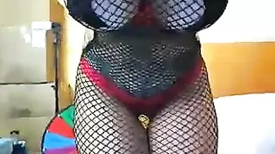 Похотливая шкура KittyVickie6 показывает пышные формы