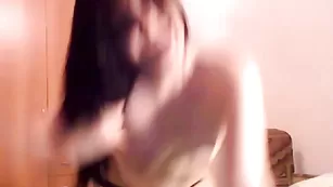 Изящная красотка Xxxnicaparaxxx обнажает большие сиси