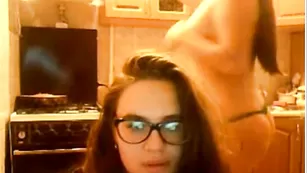 Шлюшки в трусах дурачатся на кухне