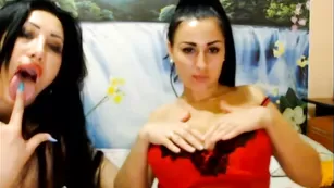 WoWDolls резвятся на камеру