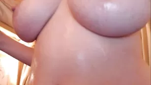 Lilypink стриптиз пышногрудой шлюхи