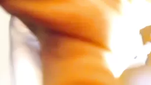 Молодые сучки Alejandra_18 лижут пилотки