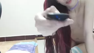 Сочная курва Monsternancy08 прыгает на секс игрушке