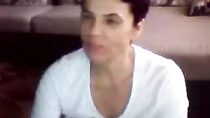 Horny бабка дрочит вагину