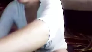 Horny бабка дрочит вагину