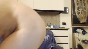 Темноволосая чертовка Sexydevilxx жестко трахает анал