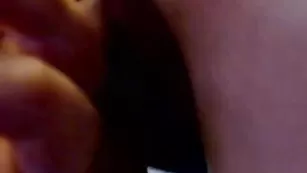 Милая стерва Blontsex отсасывает толстый хуй
