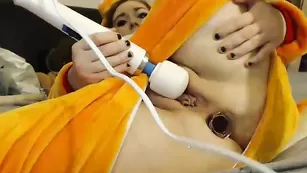 Строптивая пассия Missnerdydirty развлекается с вибратором