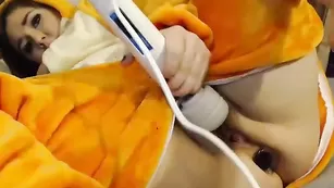 Строптивая пассия Missnerdydirty развлекается с вибратором