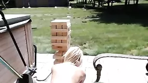 Бесподобная краля BasilMeadows трахается с секс машиной