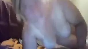 Порочная шлюшка Indigostarr трахается с мужланом