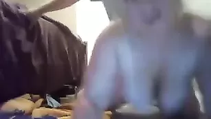 Порочная шлюшка Indigostarr трахается с мужланом