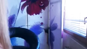 Русская шлюха Krisssska развлекается перед вебкой с секс игрушкой