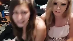 Яркие милашки Mariahpinkkitty общаются в бесплатном чате