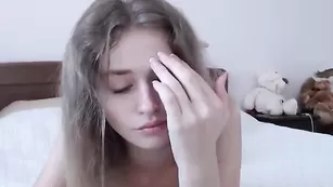 Обаятельная чертовка Oksanafedorova разминает сиси