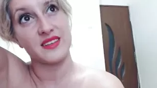 Порочная блонда Caty_josh25 занимается ласками с хахалем