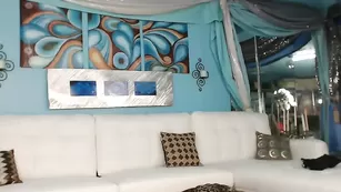 Жопастая блонда Adrianna_fox соблазняет желанным телом