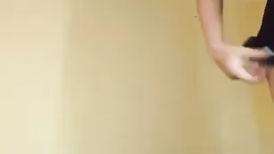 Симпатичная бабенка Lexy_Sweet теребит сосочки