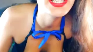 Sexxygirll девочка смачно кончает от удовольствия