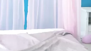 Горячая блядь Hoteryka показывает большие формы