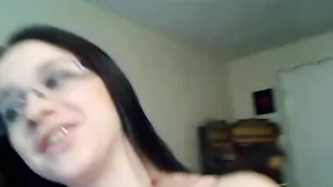 Сладкая sexy_aymee теребит сосочки