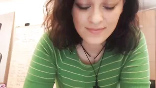 musicmelody смачно сосет большой член