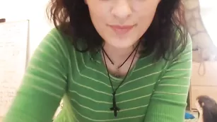 musicmelody смачно сосет большой член