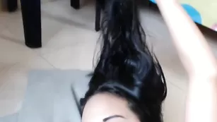 Замечательная курва Xiomysex мастурбирует сочную пилотку