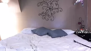 Записал на видео как девушка показывает свое тело и нагло выложил в онлайн