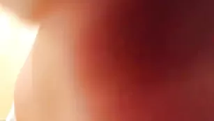 Знойная брюнетка Nathalyrae41 дрочит влажную пизду