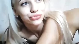 VikiAndSosed парочка трахается на кровати