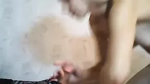 VikiAndSosed парочка трахается на кровати