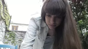 mimi_morgane87 показала киску на улице