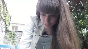 mimi_morgane87 показала киску на улице